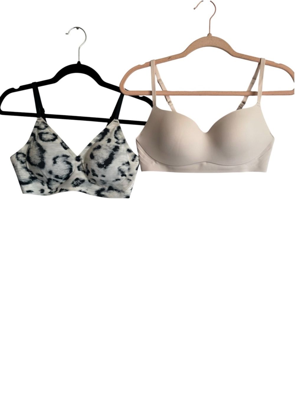 Bundle Lot of 2 EBY Bras Seamless Wireless Bralette, Adjustable Straps, Medium